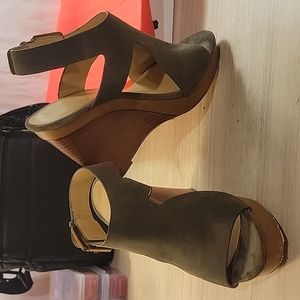 Michael Kors Green Suade Sandle